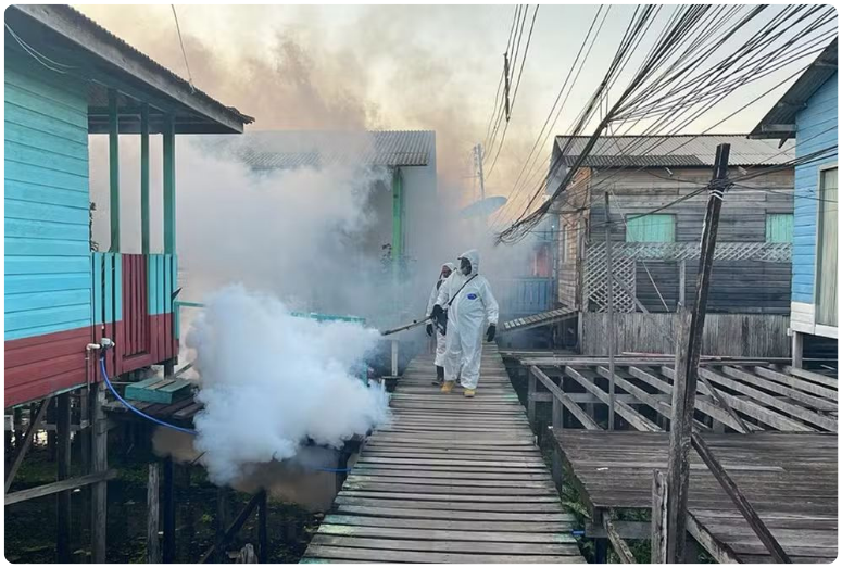 Foto: SVS/AP | Medidas de combate ao mosquito da dengue são ampliadas no Amapá. Método popularmente conhecido como “fumacê”, é intensificado na capital e em municípios com grande incidência de casos de dengue, como o Oiapoque.