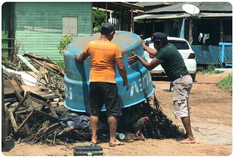 Prefeitura flagra morador do Nova Esperança “alimentando”uma das inúmeras lixeiras viciadas da capital. Foto: Arquivo PMM