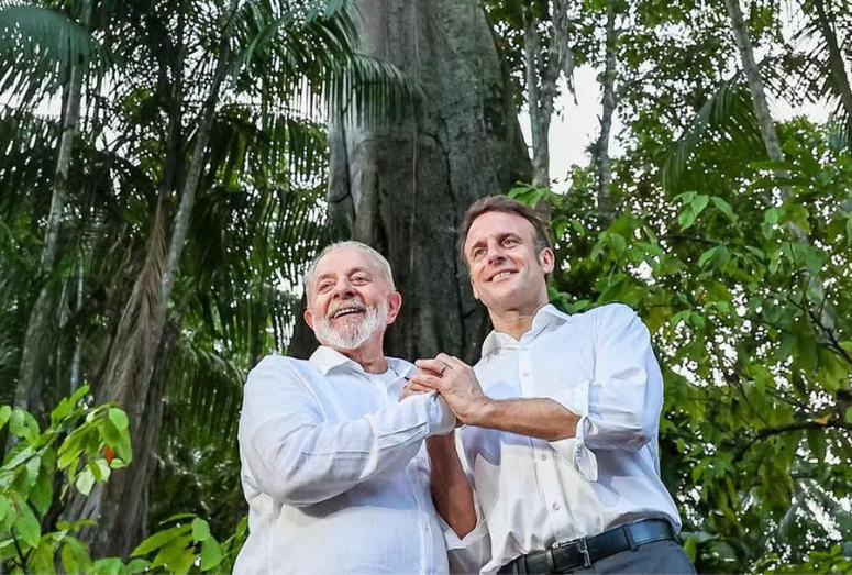 Lula e Macron na Ilha do Combú, no Pará. Foto: Ricardo Stuckert/PR