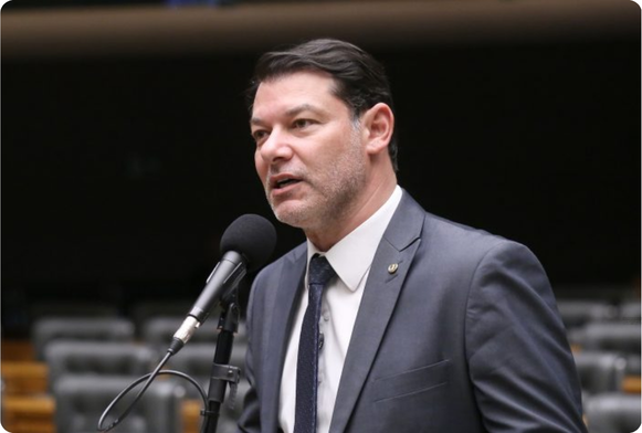 O autor da proposta, deputado Roberto Duarte - Foto: Kayo Magalhães / Câmara dos Deputados